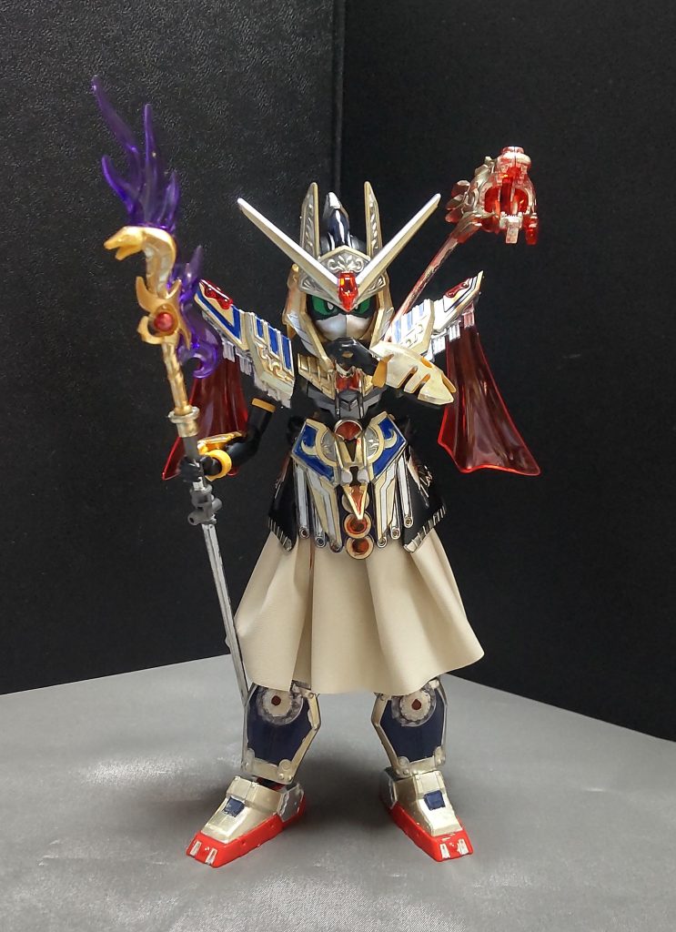 当初は30MSの頭部で作ろうかと思って、適当な繋ぎとしてクレオパトラキュベレイの頭部を付けていたのですが、身体が完成していくうちに「あれ、これで良いんじゃね?」という結論に至ったので、そのまま作り上げてみました。