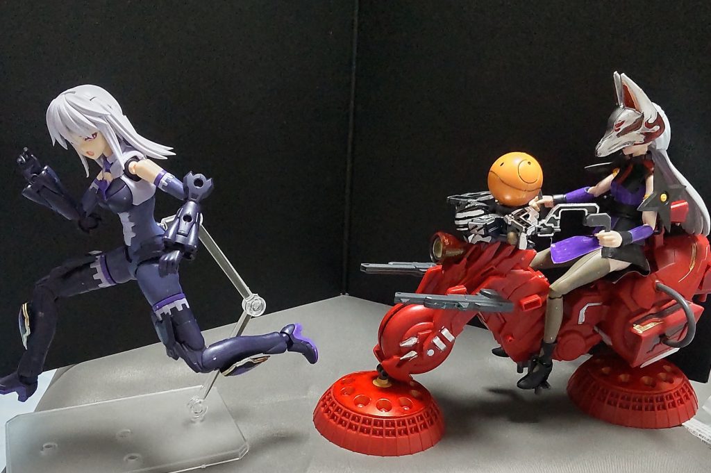 キツネ仮面「オラァ、アレだけで済むと思ってるの？スレッタに手を出そうとした罪は大きいわよ！？」賊「ヒィッ！もう勘弁してぇ！」