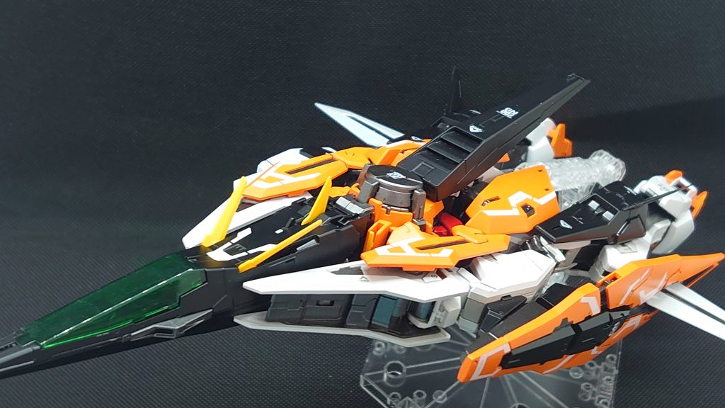 下から見ないとカッコいい変形です。