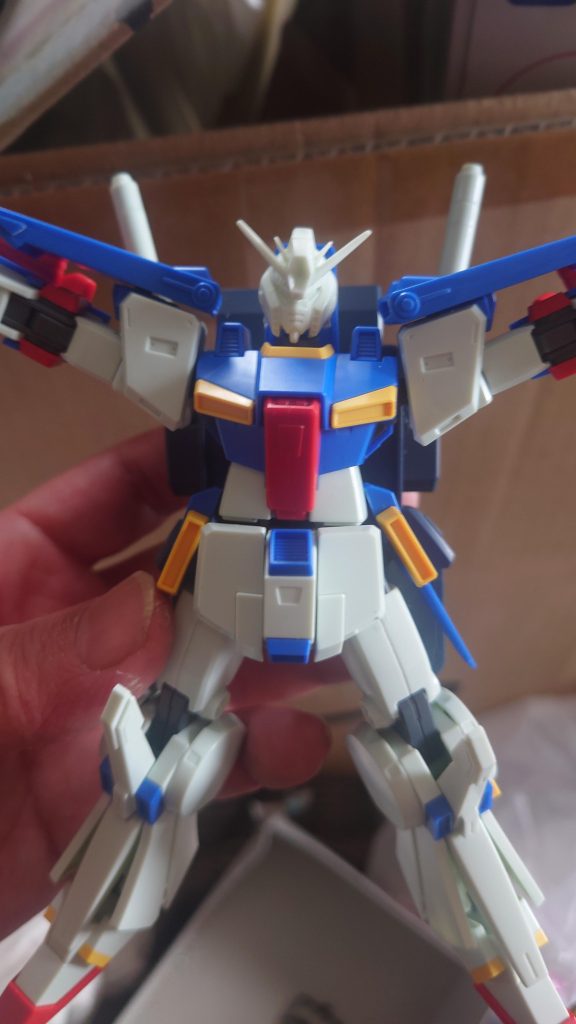 肩がもっと上がるように加工しました。