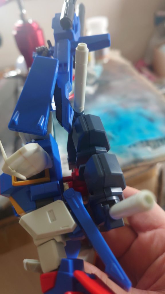 バックパックの接続部を延長してクリアランスを確保しました。その為、可動が大幅増しました!!お手軽なので、マジオススメです👍