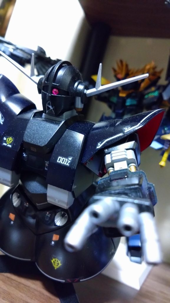 小学生の時からジオング大好きで(現在５２歳笑）いつか黒いジオング作ってみたかったのです(^^)