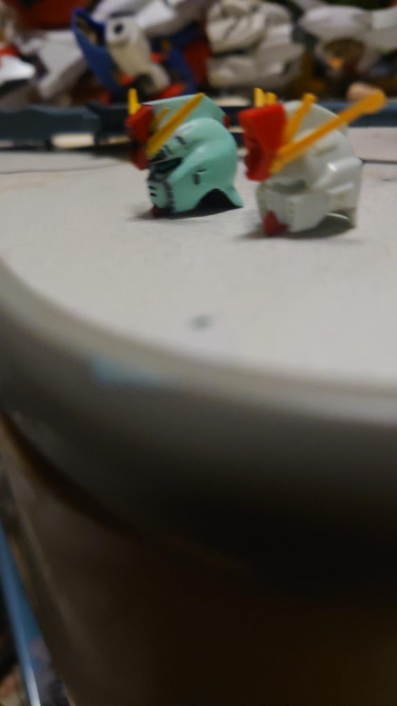 頭部比較2横から見ても全く別物…HGUC版は全くアニメじゃない！旧キットが理想過ぎる…