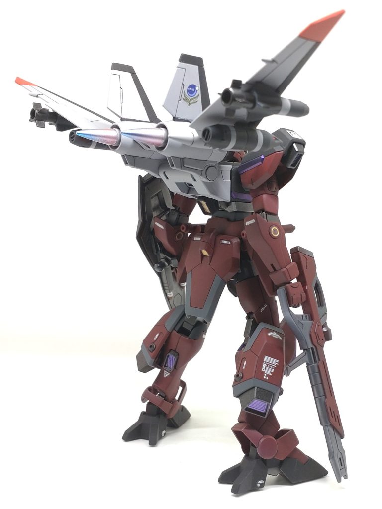 ジェットストライカーも作製しました。これはこれで良いですが、量産機感が出ますね。スカイグラスパーに着けたらカッコいいかも。