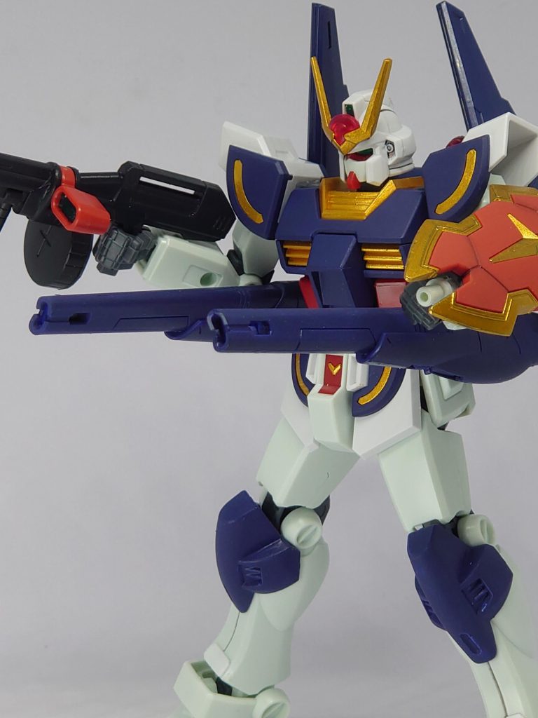 必殺武器としてビルドストライクのカノンを百式のバックパックに移植。これらの構成で本体から付け外しするのはビームサーベルの刃のみとコンパクト化に成功。   今回は極力簡単に作ったので、いずれ凝った物も作ってみたいです。