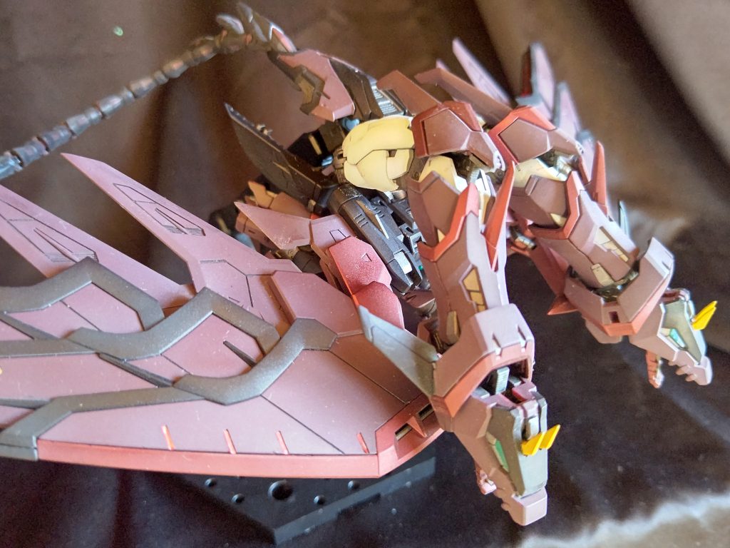 MA形態。正直、口開けギミックはあまり要らなかったような……。組みやすい遊びやすい塗装もし易い(ヒートロッド以外は)ので本当にオススメのキットです。