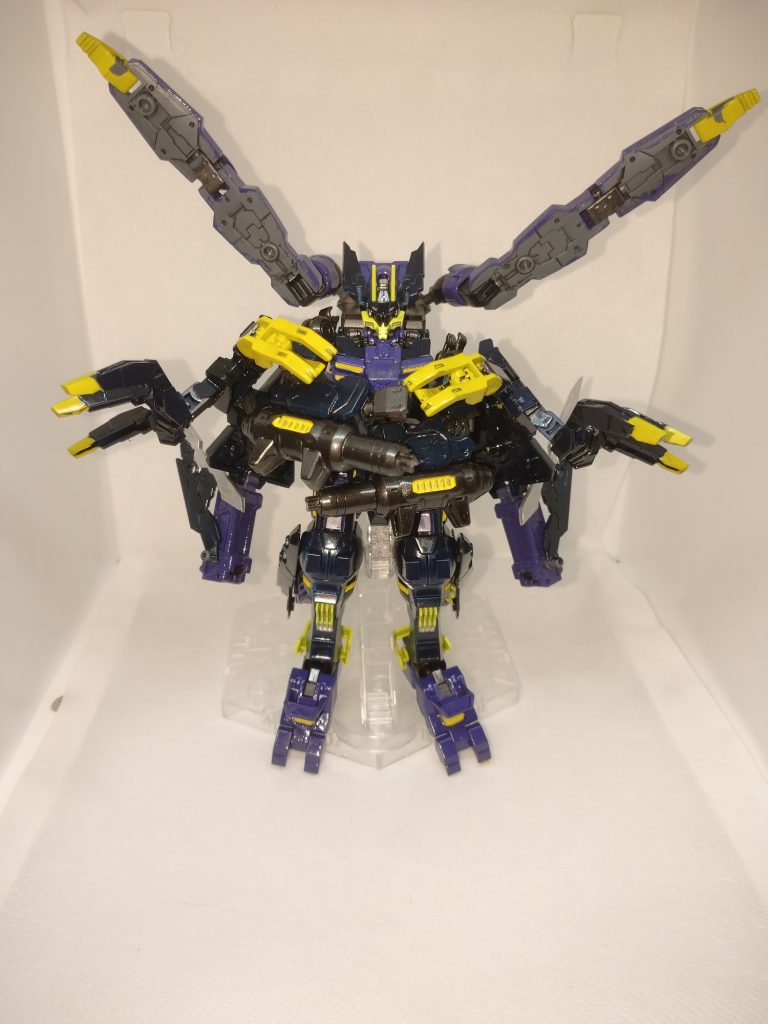 ボス戦第一形態。本体は動かず複数のクローやサブアームからビーム弾幕を展開する行動パターン。