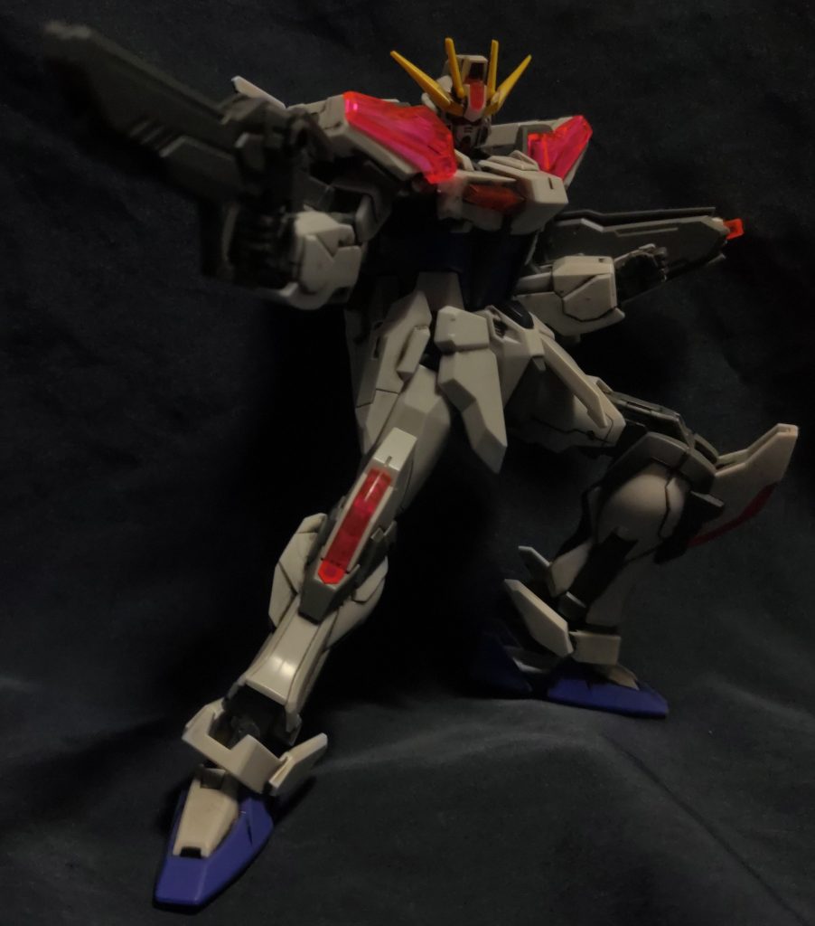 ビームライフルを構えて。