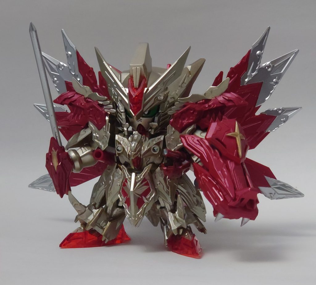 塗装は全てクレオスの水性ホビーカラーです。金部分　シルバー＋ファインシルバー＋ゴールド銀部分　ファインシルバー赤部分　メタリックレッド水性でもこんなにキレイにメタリックカラーがでることに感動ですね。目は付属シールが黄色なので、他キット（才蔵デルタカイ）のものを加工して使用しています。スダ・ドアカワールドの神を作ることが出来て良かった。