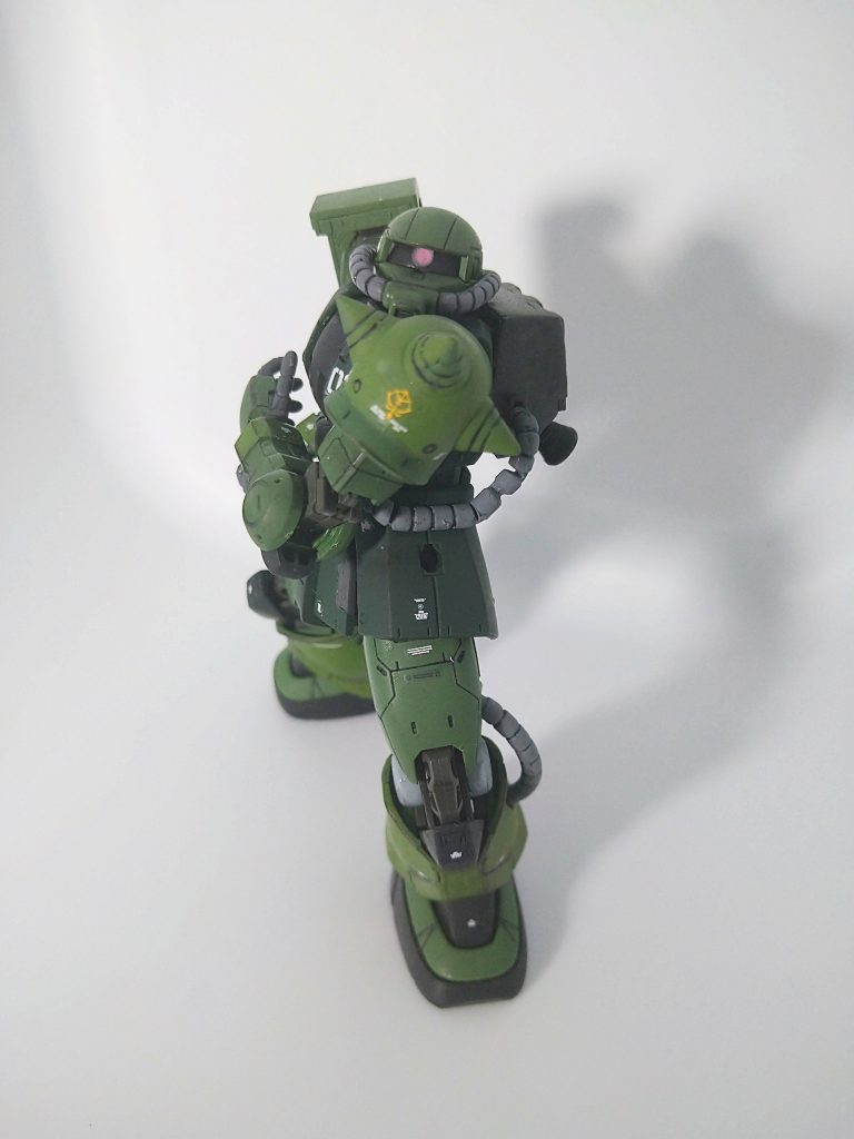 肩のスパイクを活かしたショットを。