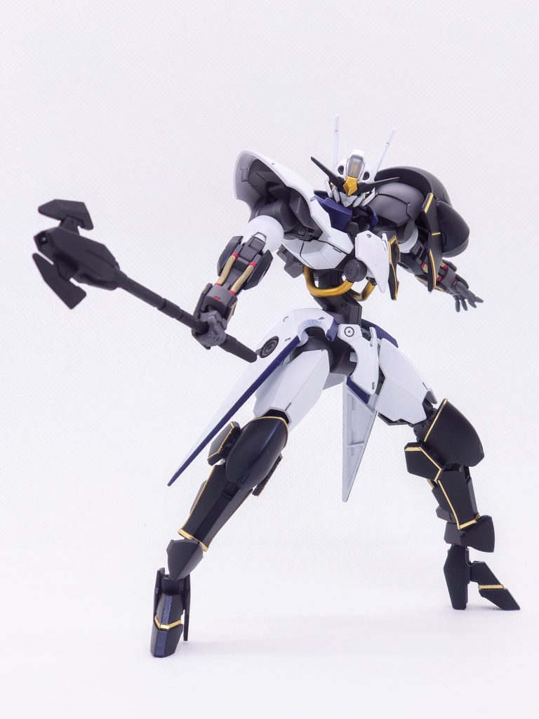 ショートメイス腰に装備している取り回しの良いメイスです。