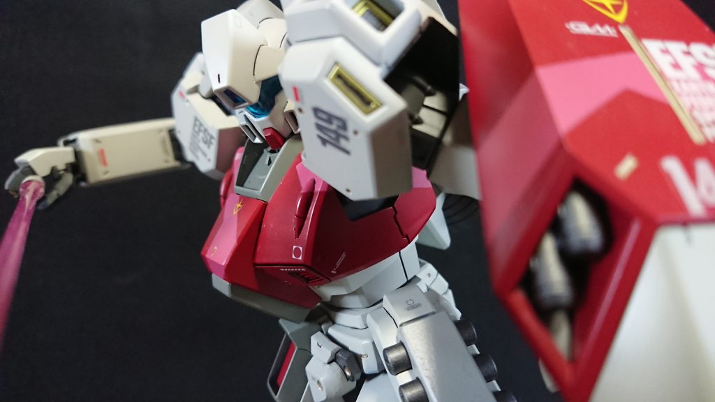 デカールはグレー系メインで。