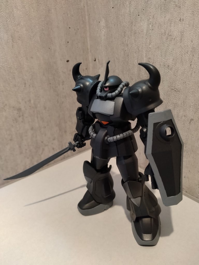 立ち姿（ヒート・サーベル）