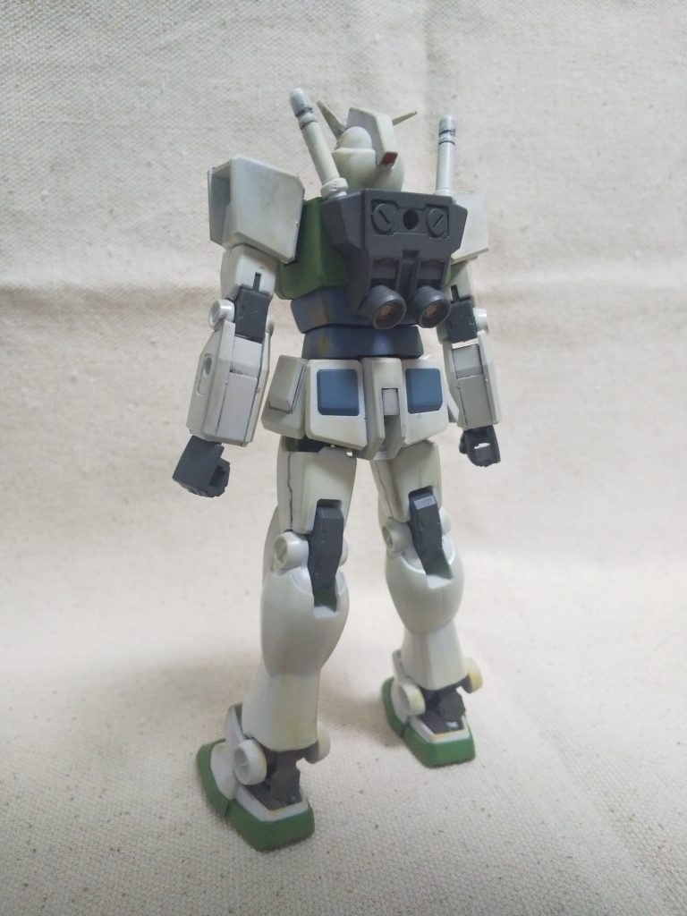 バックショットです。今回は初めて水性ウェザリングペイントでスミ入れしてみました。想像以上にうまくいきませんでしたが、いい経験でした。最後までご覧いただきありがとうございました。