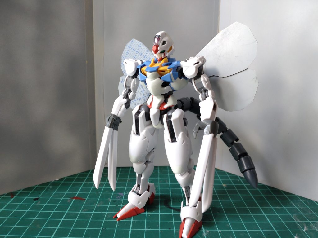 下処理ほぼ完了状態。ここから肩の形状変更をし顔にも涙のラインと目部分の拡張をしました。足も少しいじりました。