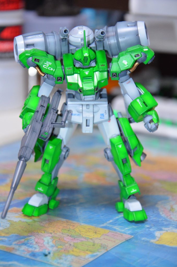 カメラアイのクリアパーツが緑だったんであまりパッとしませんね。