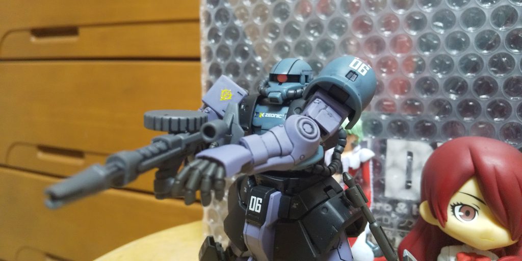 :ザクマシンガンだ。ザクシリーズの代表的な射撃武器だ。