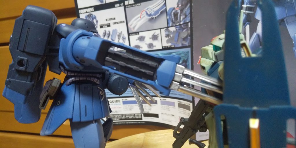 :色分けされてないアイアンネイルの収納ケース内にはグレーでアイアンネイルにはナイフ刃と同様にメッキシルバーだ。ネモを串刺しにして処刑される…!?