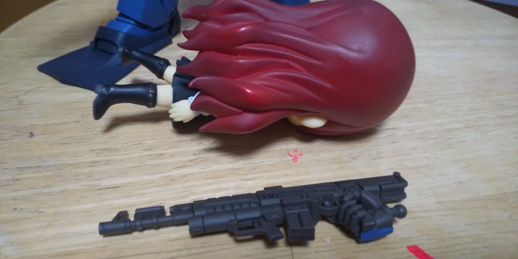 :ビームマシンガンだ。ノーマルギラ・ズールが装備されてるビームマシンガンの形状が少し異なるな。