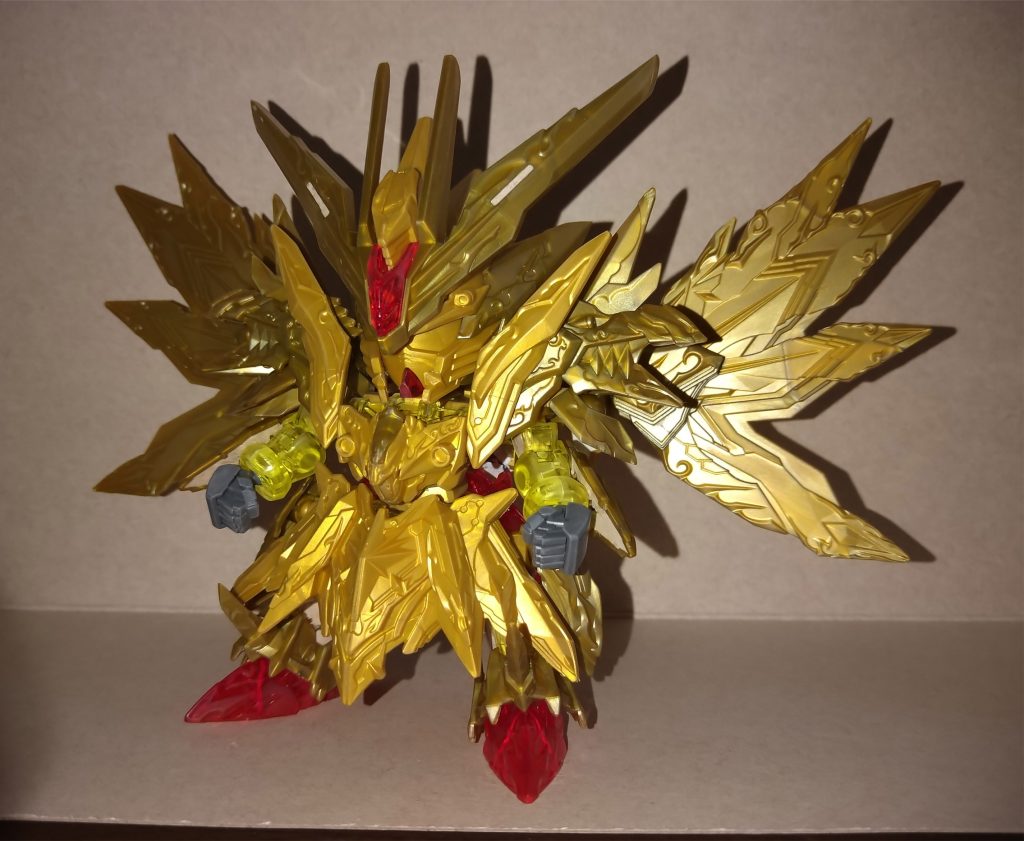 制作過程を紹介します。出来るならばアニメイラスト(取説にイラストのある)あの姿を再現したいのですが…かなり厳しいのでキット自体のスタイルを簡単に変更させました。頭部・首の位置を5ミリ程後方に移動。肩の軸を5ミリ程斜め下側に変更(肩の位置が上がります)股関節部分をやや下げて10ミリ程広げてます。手首はビルドハンズMサイズに変更。各部をエッジ出し、パテで補正。ファイナルフォーミュラー化させるつもりは無いので分割・パーツ取り付け部分は消しています。