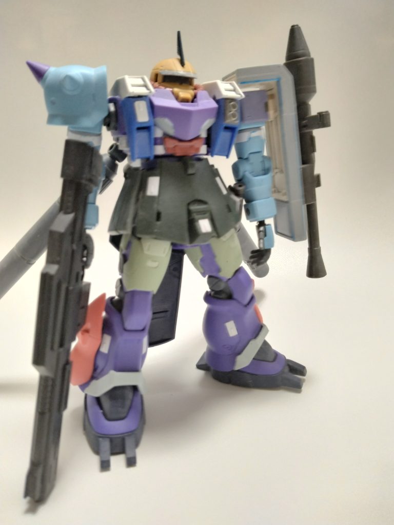 塗装前の状態です。スパイクアーマーとシールドの位置が逆なのをすっかり忘れてましたが…まぁそういう事もあるって事で(汗)