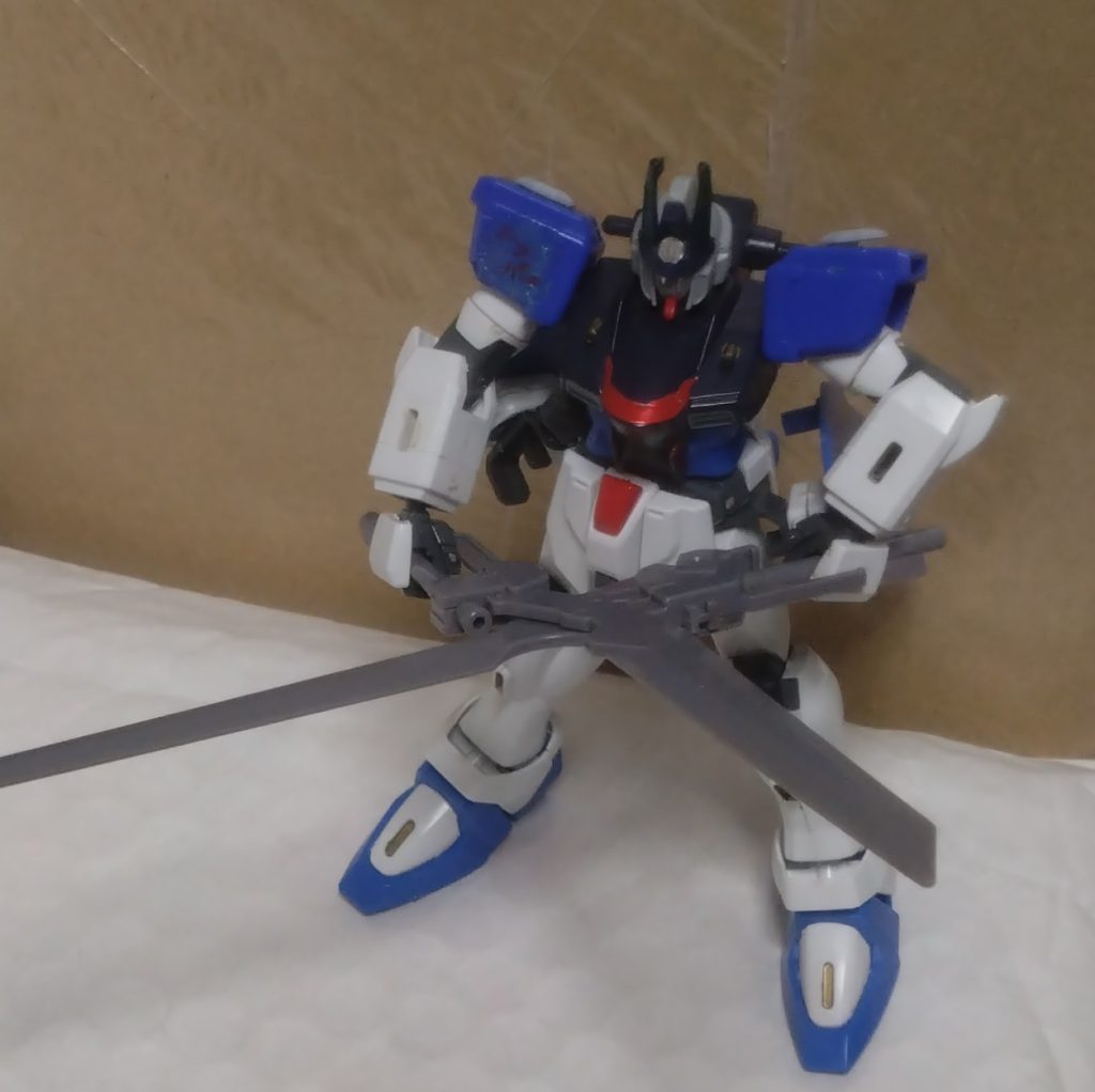 必殺技『キングゴッドニッパー』巨大なビームのニッパーで敵を斬り裂くラストニッパーの最強の技。これはGガン系の機体に対抗する必殺技…だと、友達が教えてくれました。ビームのニッパーを再現!……と言いたいところですが、ニッパー系の武器を代わりに使いました。