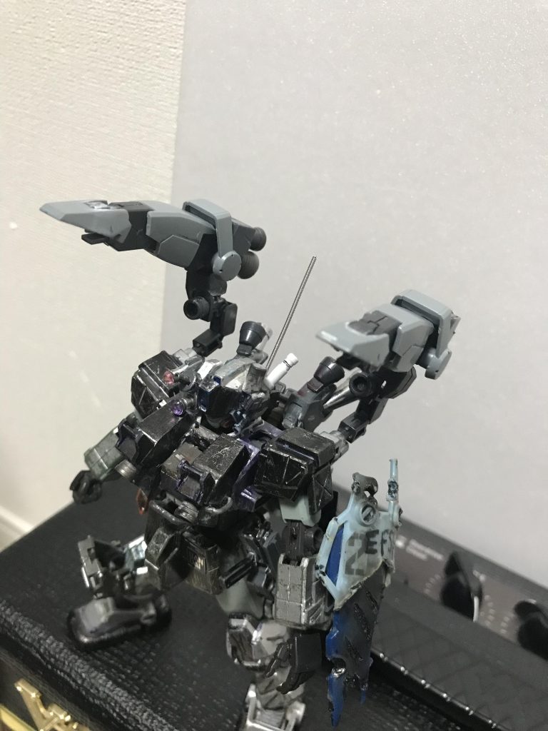 独立可動式バインダー。陸ガンの足で作りました！