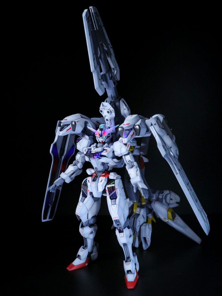 最後に福岡νガンダムのオマージュです。4機のガンダムの全部乗せ+箒に跨らせたいというアイデアから始まったミキシングですが、豊富なギミックを詰め込みつつなんとかまとめることができました。ちなみに機体名のフルブレスは目一杯の祝福を込めて名付けました。以上、ガンダムキャリバーン フルブレスでした。