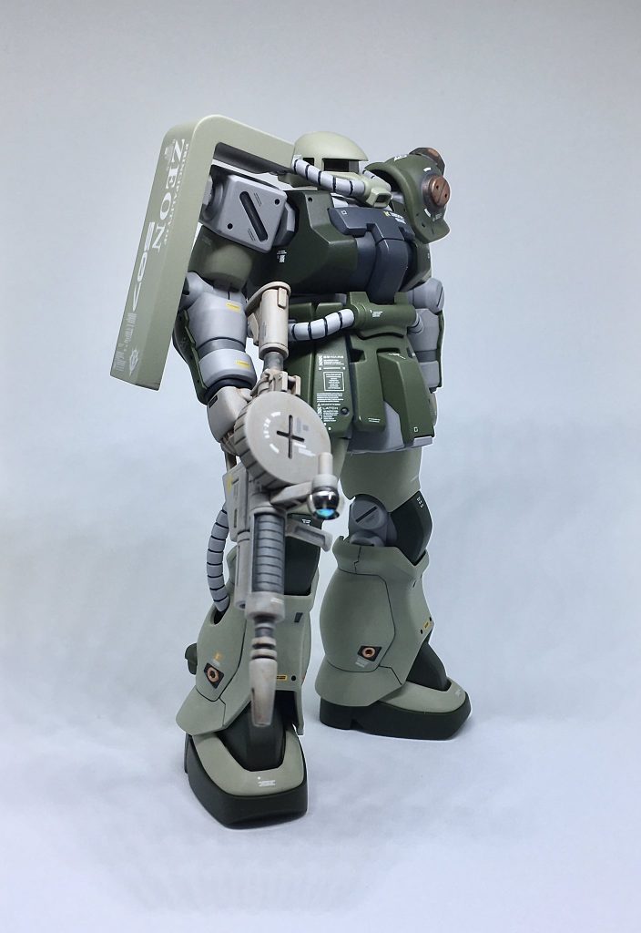 マシンガンのスコープ部分はアフターパーツに置き換えてます。