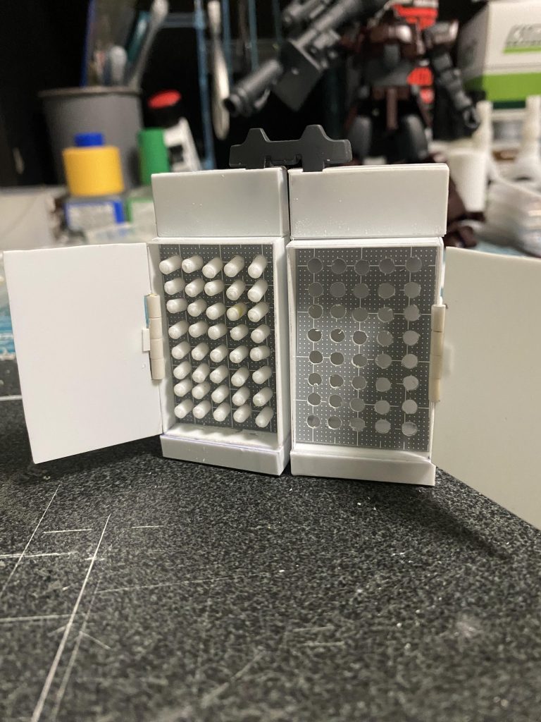 一番メンタル削られたミサイルラックのスクラッチ。ほんとはもぉ少しスタイリッシュに作りたかったけど、技術的にこれが限界でした。