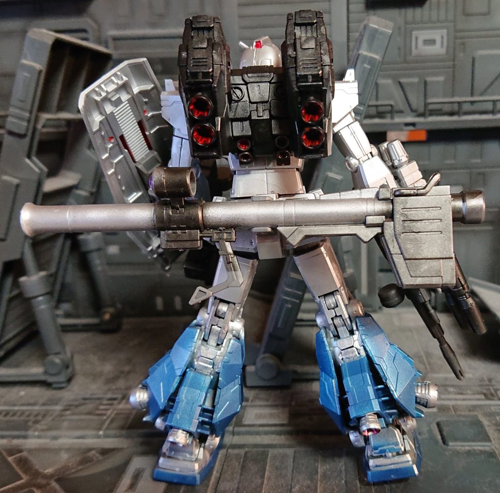 ガンダム高機動型–4枚目/制作者：アレス