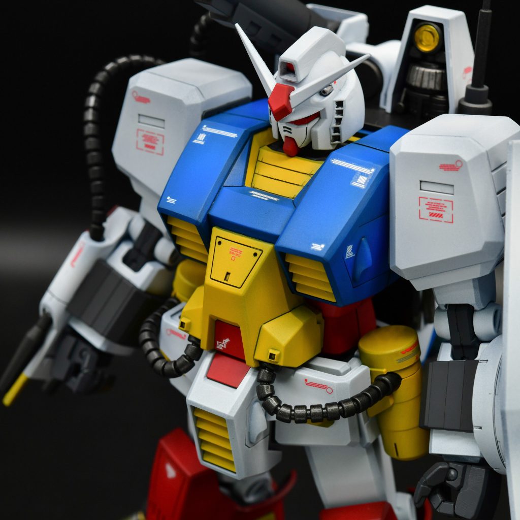 レトロなイメージを大切にしたくて、下手なスジボリなどは追加せずに、グラデーション塗装で仕上げました。