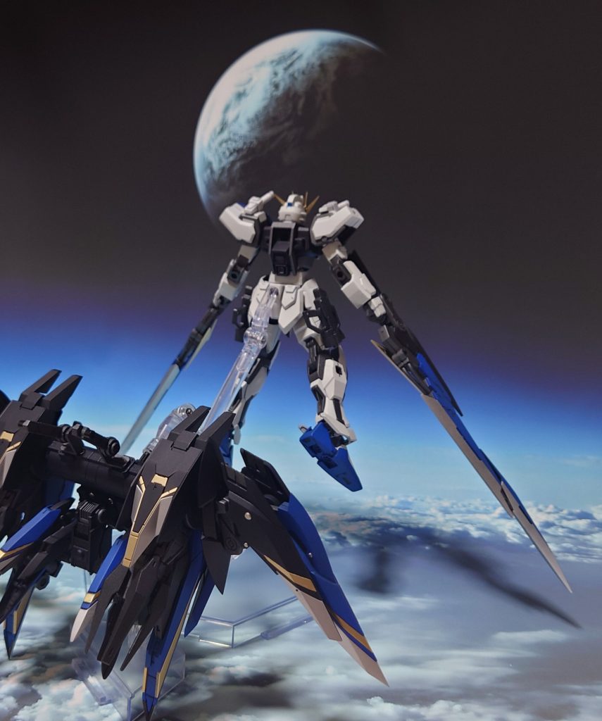 マグナストライカー装備で突撃し、敵陣突破後にドッキングアウト。