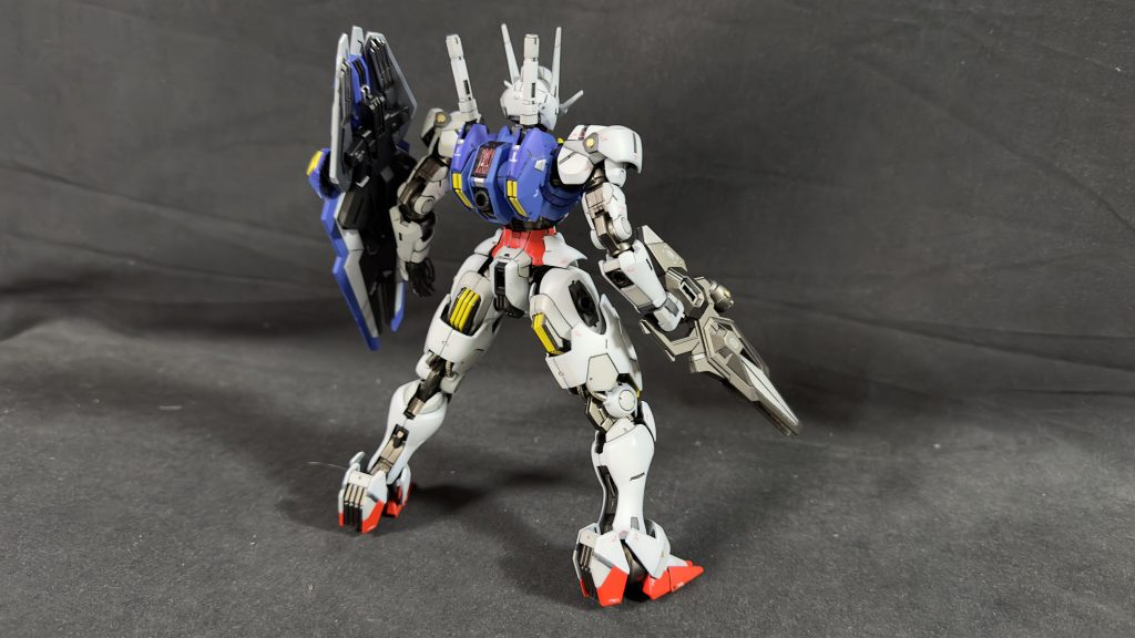 バックショット。パーツ分割構成が優秀で、塗り分けにあまり苦労しなかった気がします。