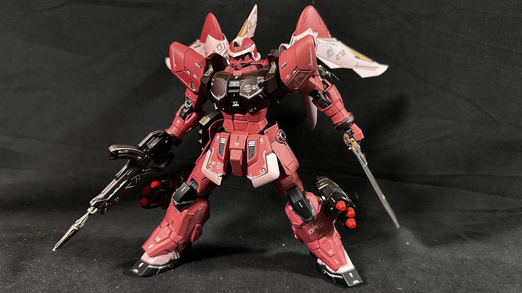 というわけでMGジンでした。デカールは付属のものを使用してますが、金ピカのエングレーヴとかも似合いそうですね。