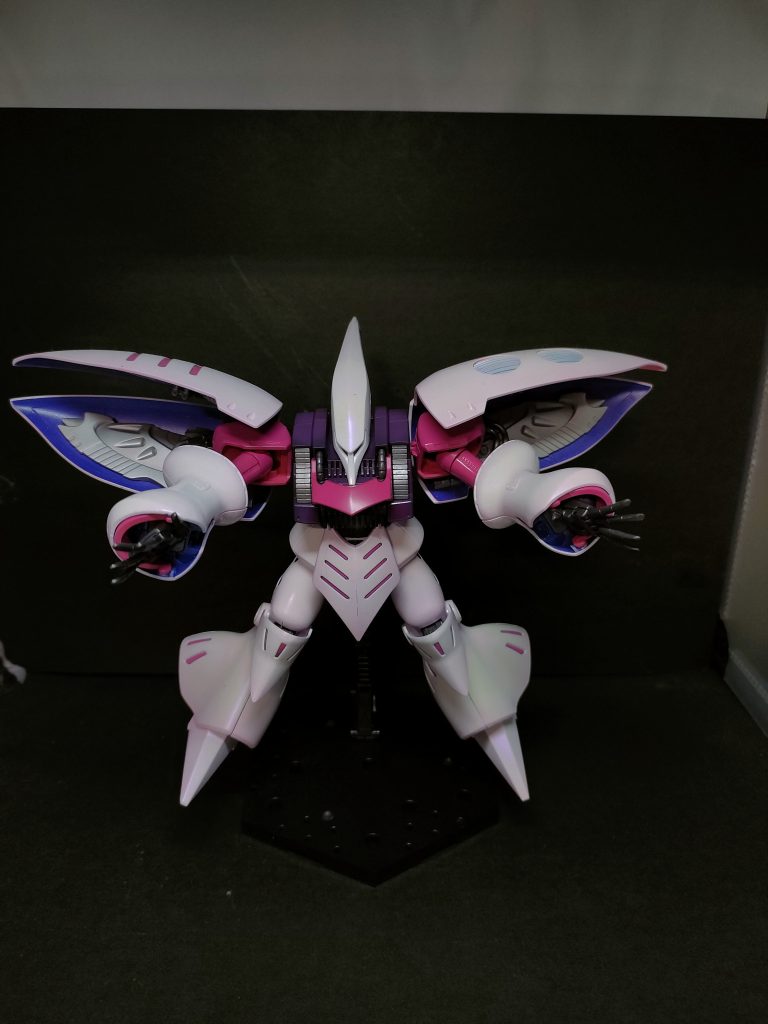 チェックのため何度目かの組み直し。ここまでは良かったけど蛍光で発光させようと無駄な色気を出してしまい…