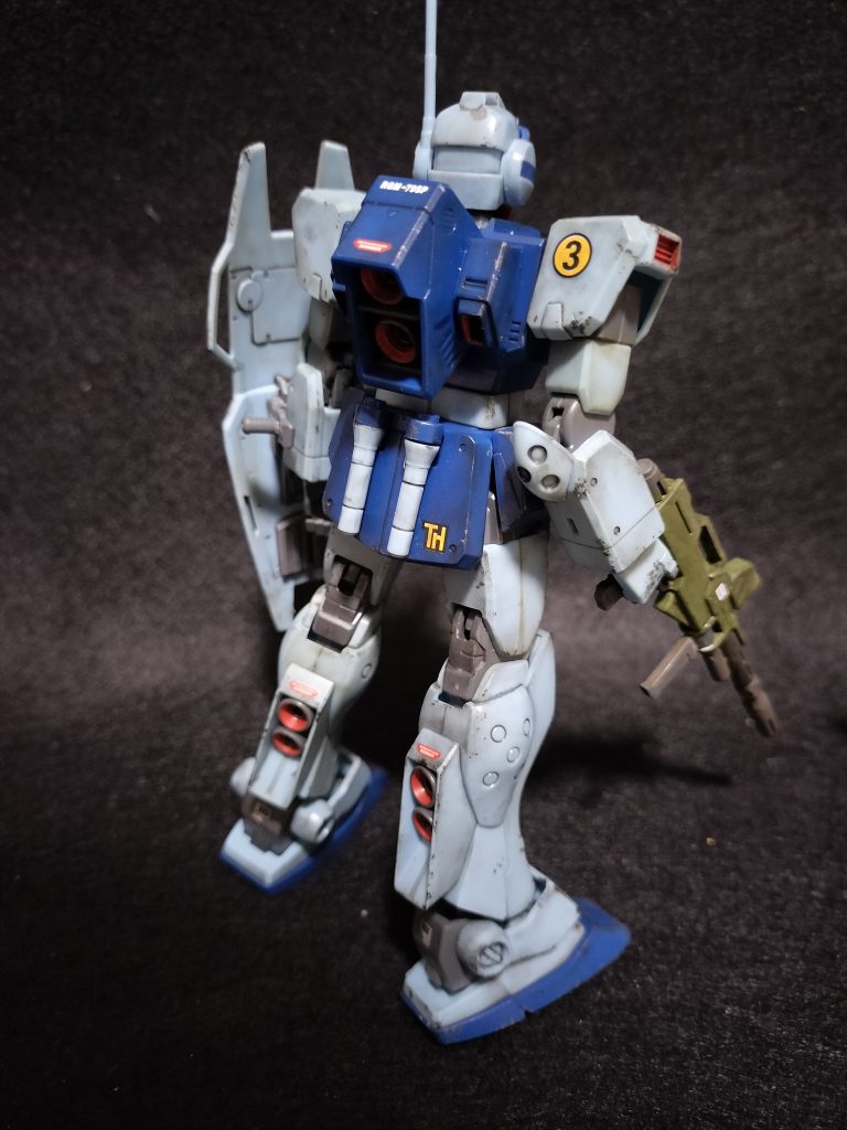 ジムスナイパーⅡ背面。艶消して汚しただけなんですけどね。カッコいいです。