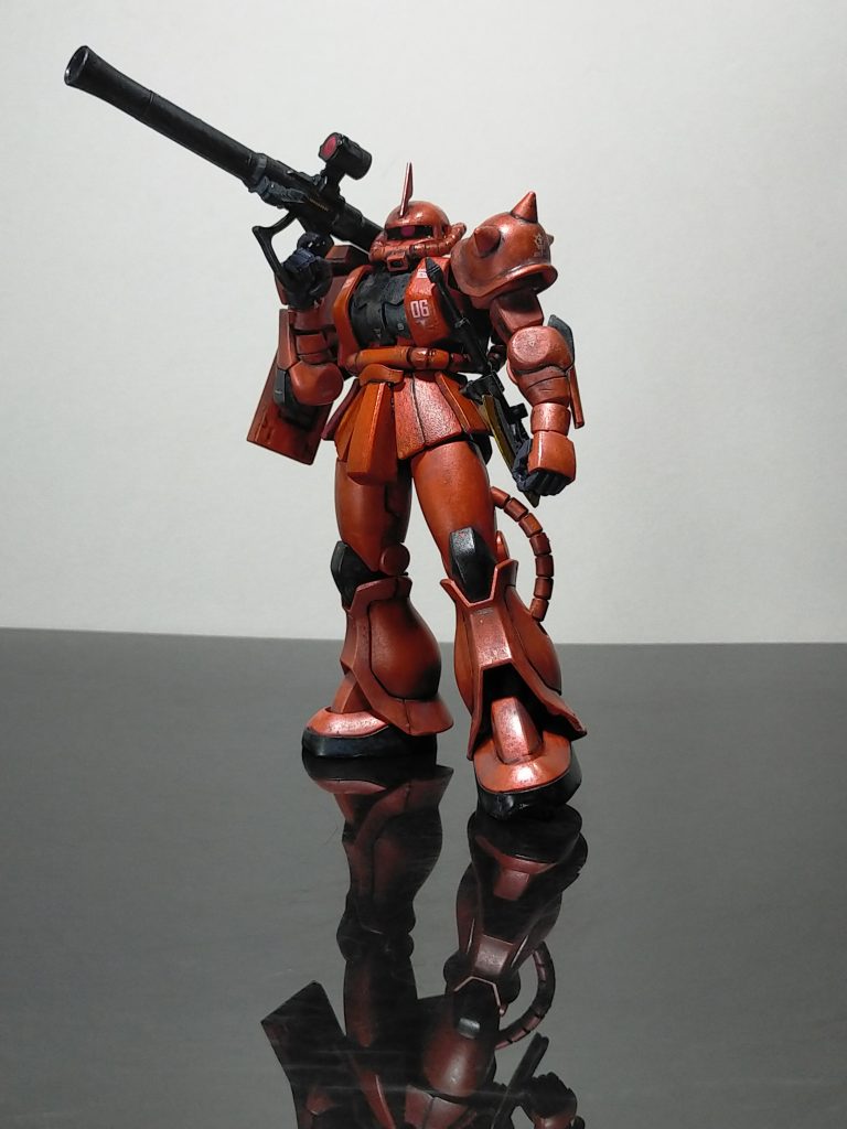 このシャアザク、最新のキットと言う事もあり、スタイル変更無く、可動も問題無し。ポージングも簡単。ととても良いキットでした。最後までお付き合いありがとうございます。