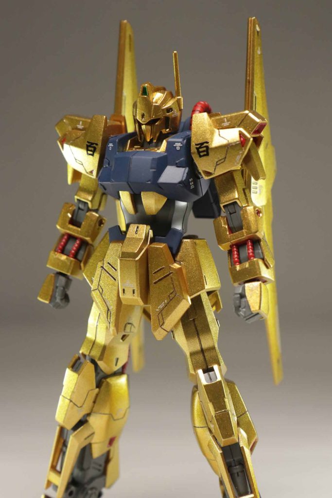 肩、フロントアーマー、膝の付近にスジボリを行ってます。