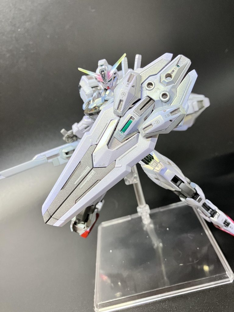 劇中では見られなかったエスカッシャンキャリバーンに合わせてパッキパキにエッジ出しました。スパロボとかに出たら装備するんだろうか……いやでもエアリアルと共闘してほしい……合体攻撃とかしてほしい……