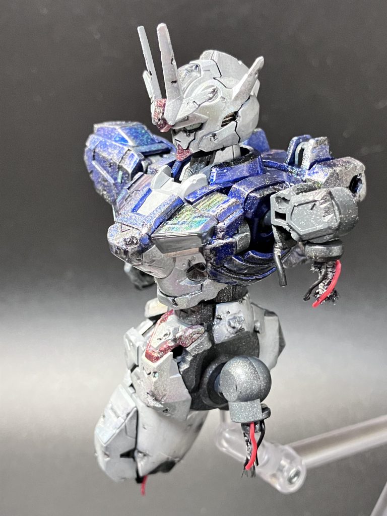 ルーター、金属ヤスリ、ニッパー、デザインナイフで実際に傷をつけてます。手足は思い切って切断しました。ごめんねエリクト……