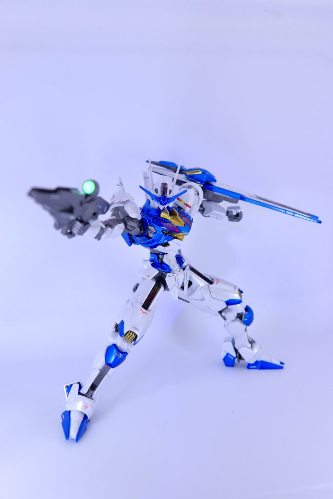 専用デカールも使用して情報量アップライフルのセンサーは、レジン流した上から蛍光塗料を塗ってます。