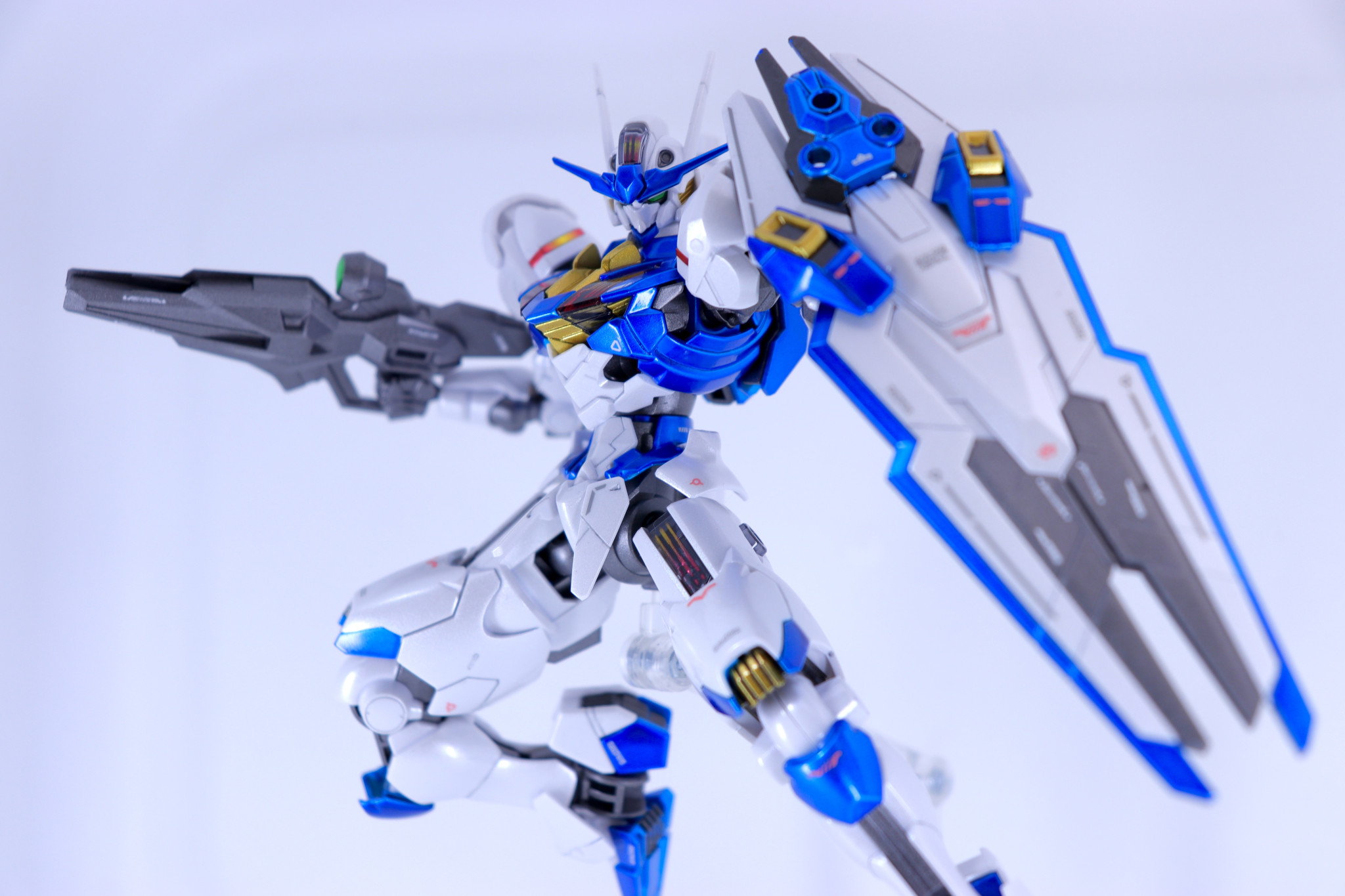 HGガンダムエアリアル チタニウムフィニッシュ風｜KAYdesuさんの