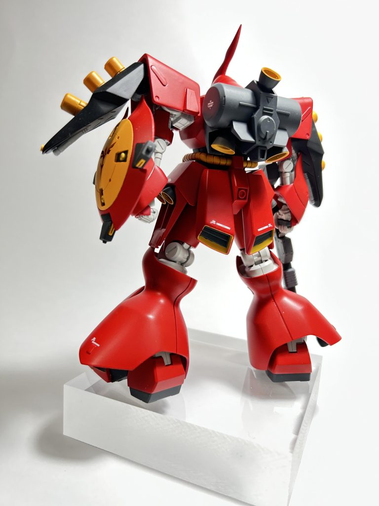 肩のバインダー？引き出せて動きます。