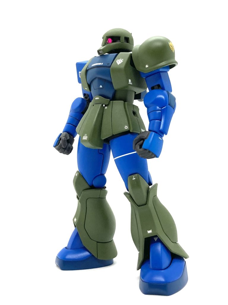 ディテールの追加等はしてないので、単調にならないよう、塗装は青を二色使いにしてみました。