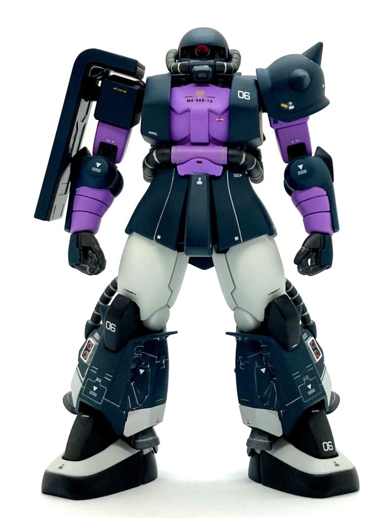 リバイブ版の身体にHGUC 黒い三連星ザクの脚を付けたのね…   と思ったでしょ?いいえ! 頭・身体・腕がリバイブ。バックパックがHGUC。脚はオリジン版のものです。HGUCの脚はリバイブ版と合わせるにはちょっともっさりしてるんですよね。で、シュッとしたオリジン版の脚をリバイブ版に合わせて一部モールドを埋めて採用しました。