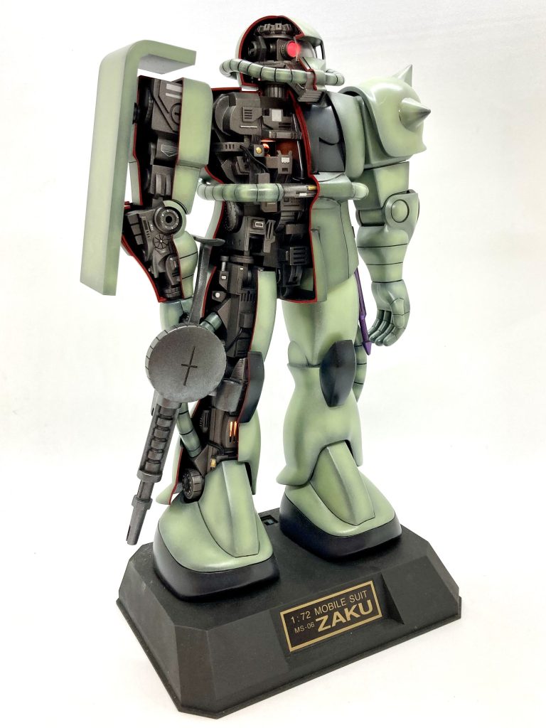 旧キットの中でも飛び抜けて難易度高いですよ…  コレ😅  説明書どおりに組み立てては こうはなりません😩