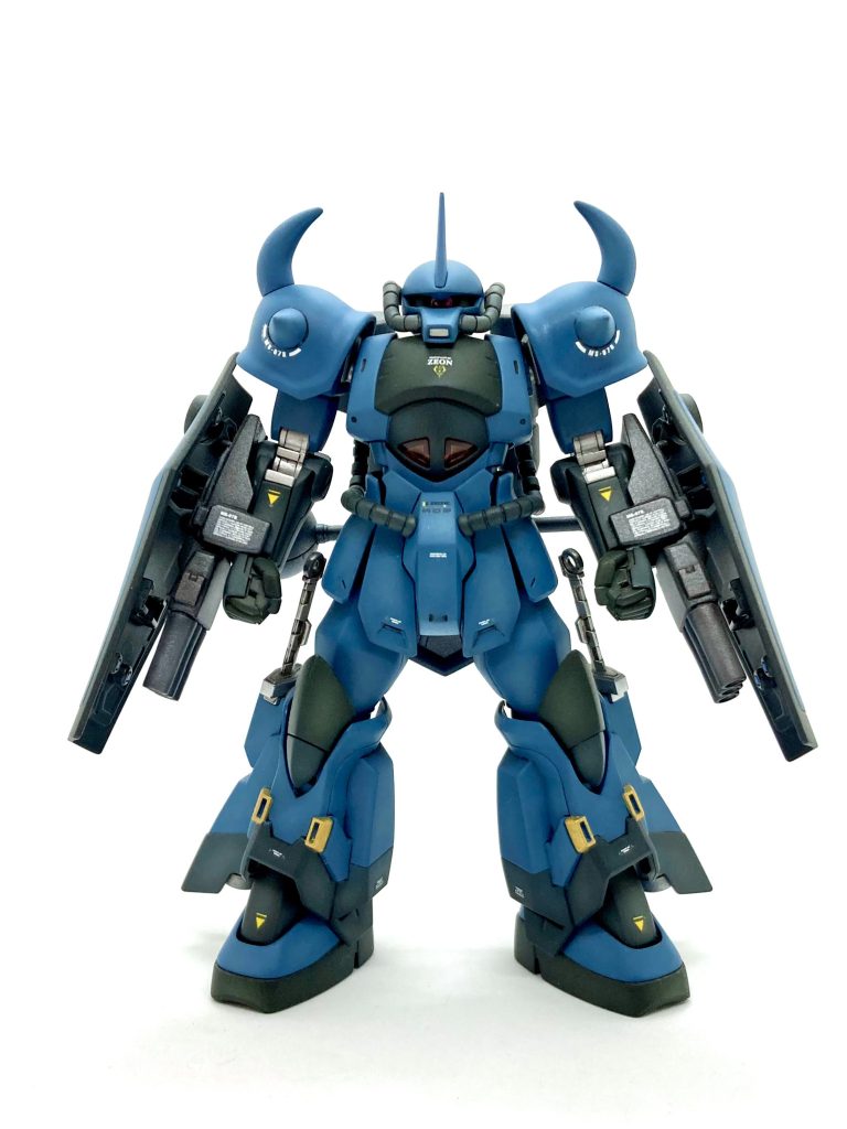 腕のバルカンが“1/100 グフの手(!?)”になっているのがね…  さすがにちょっとカッコ悪かったんで、適当に三連バルカンを新造してみました。