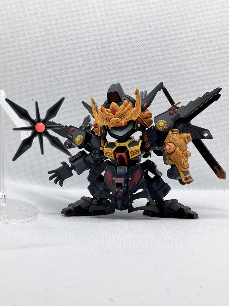 妖術で自在に操る大型手裏剣