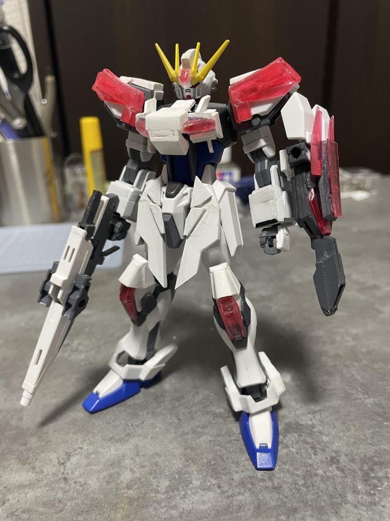 武装「頭部バルカン4問、ビームライフル弐型（ツヴァイ）ビームサーベル弐型、アードラーシールド（ビームソード）」